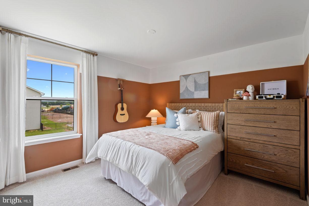 472 Ensemble Way photo 25