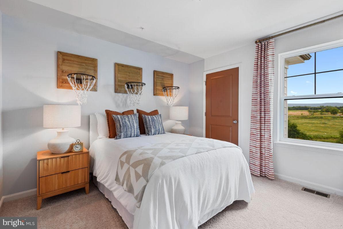 472 Ensemble Way photo 27