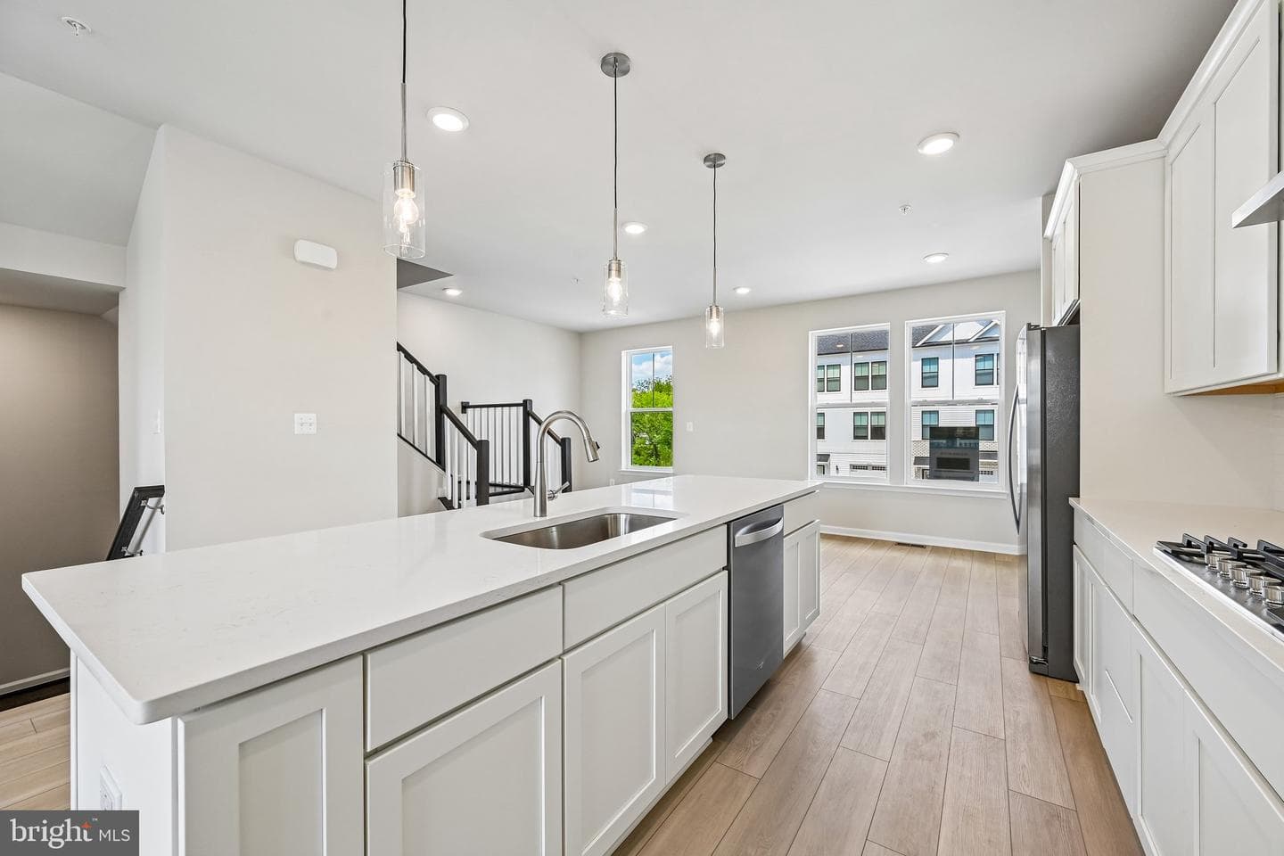2109 Peace Lily Lane photo 4