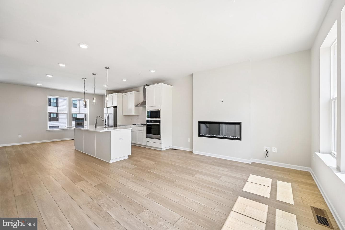 2109 Peace Lily Lane photo 7