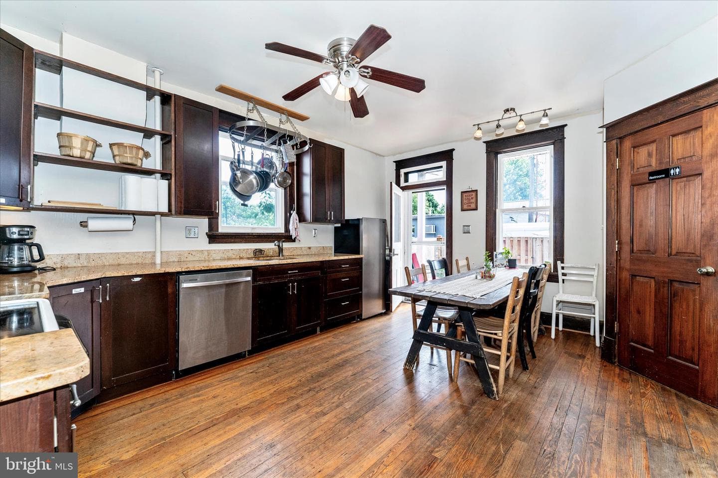 276 W 5th Street photo 12