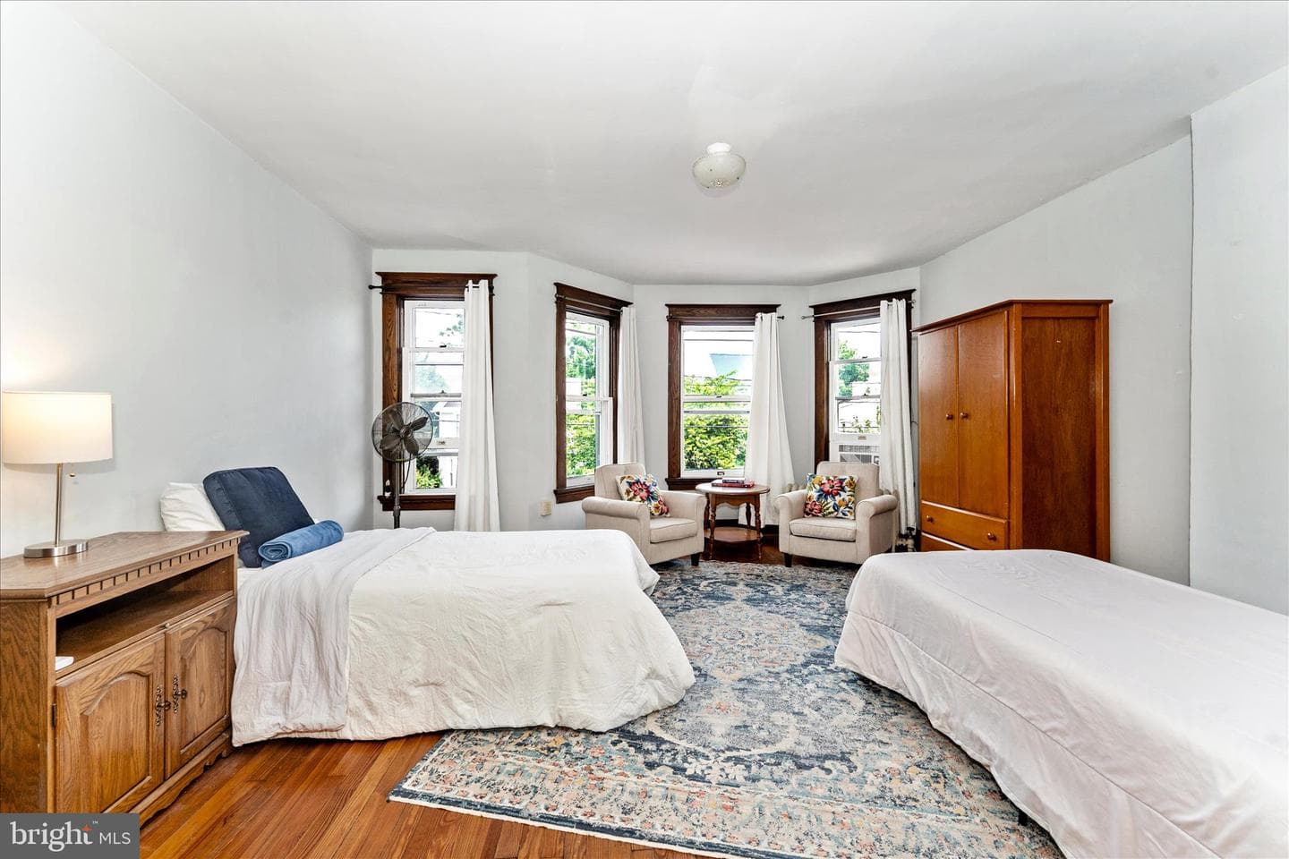 276 W 5th Street photo 31