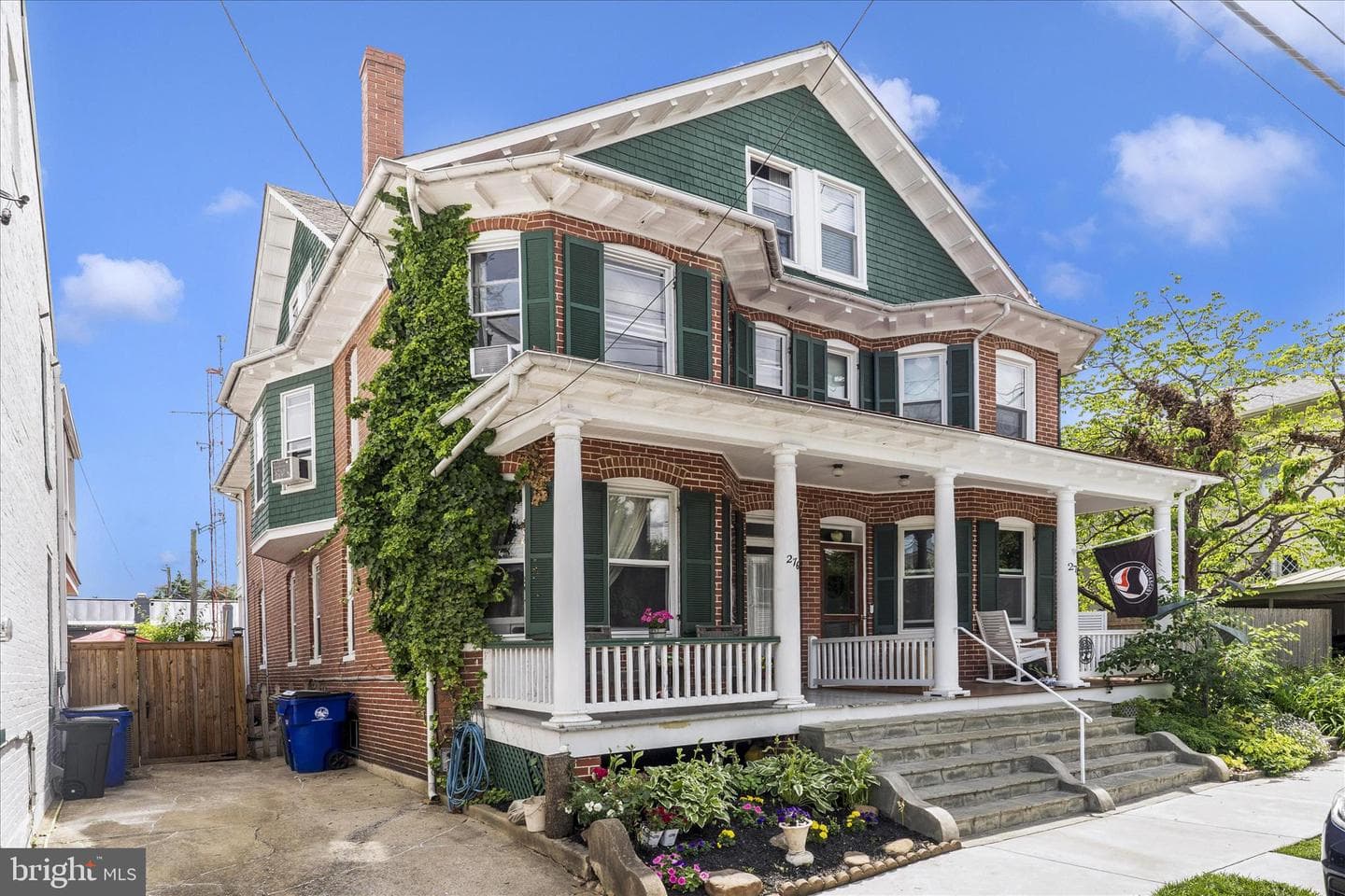 276 W 5th Street photo 52