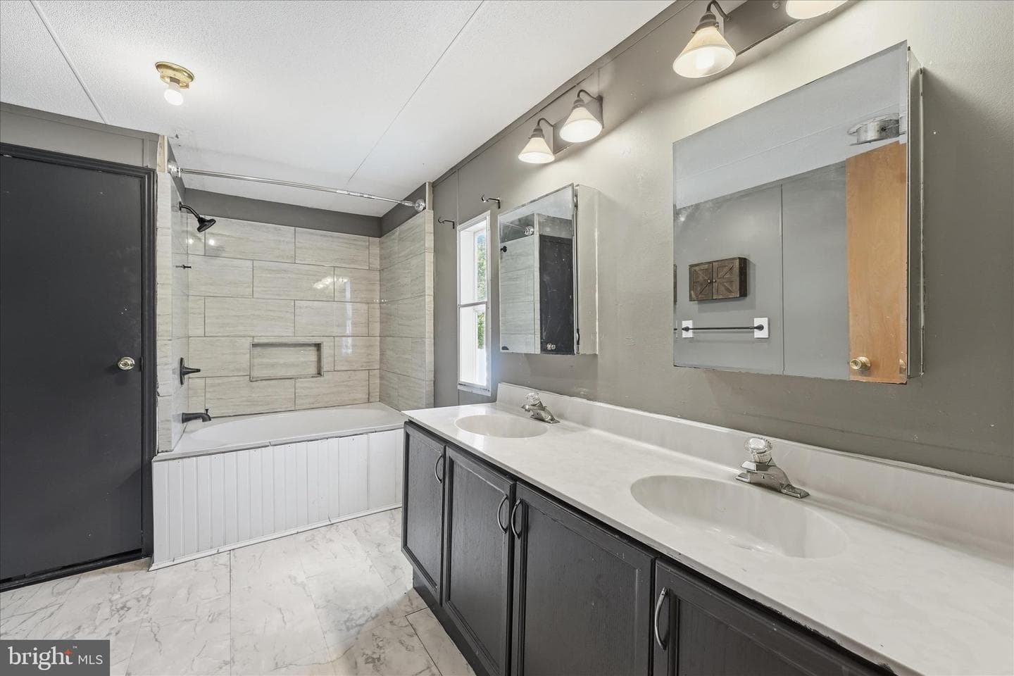 14316 Tower Road photo 4