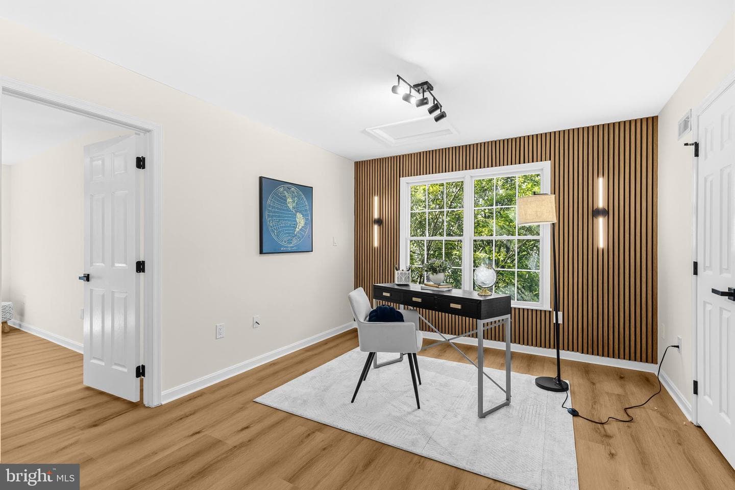 1014 Eastbourne Terrace photo 35