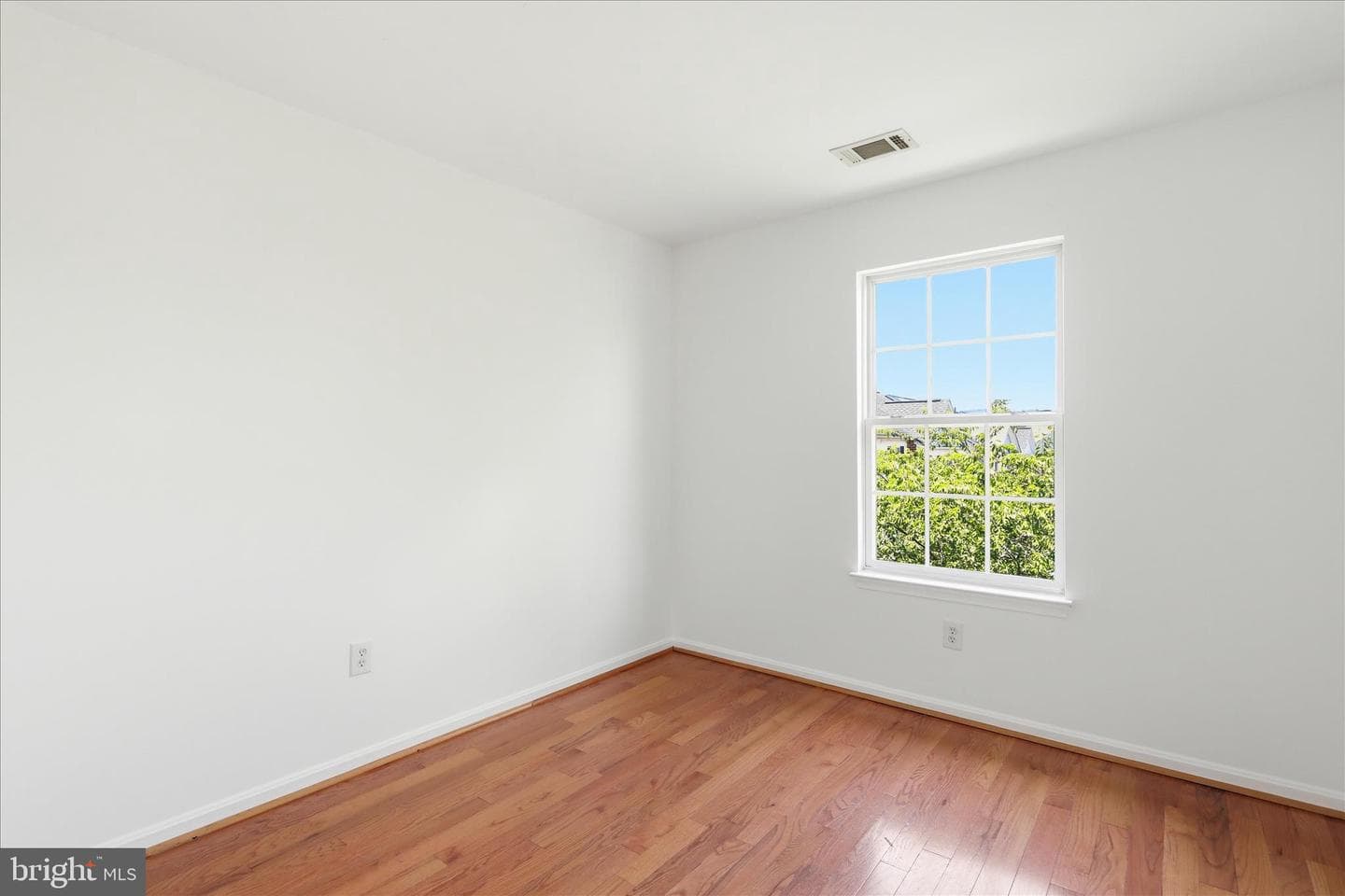 114 Lavenport Circle photo 33