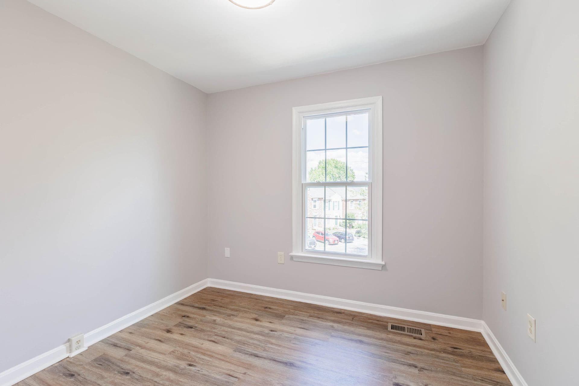 2433 Dunmore Court photo 22