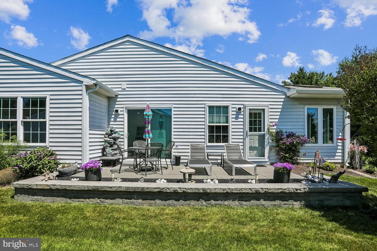 5697 Crabapple Drive photo 4