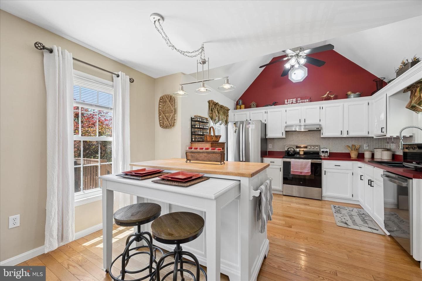 10801 Lake Court E photo 19