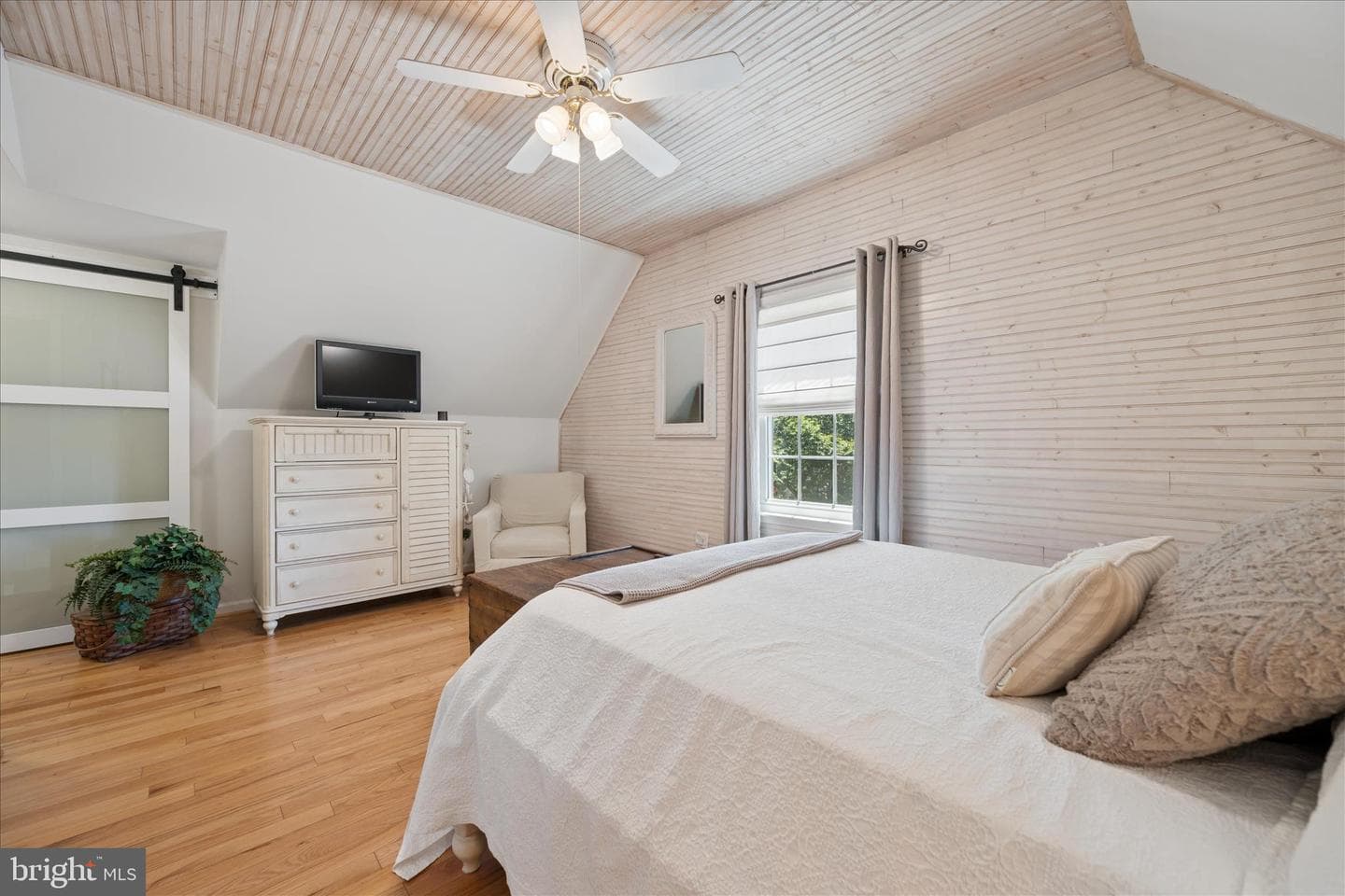 10801 Lake Court E photo 38