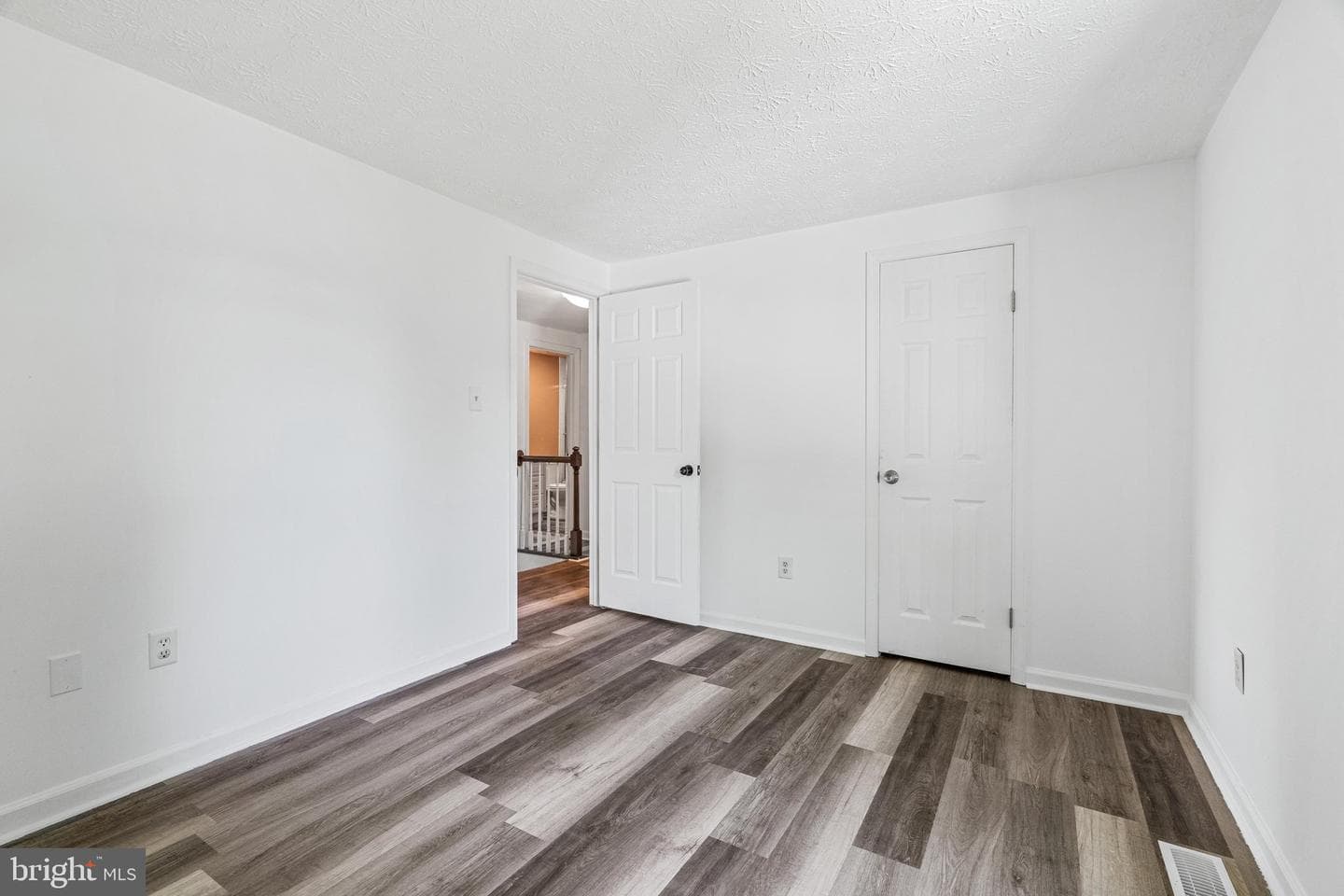 9506 Glade Avenue photo 32