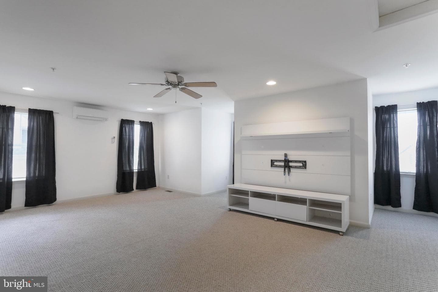 105 Spring Blossom Ln photo 31