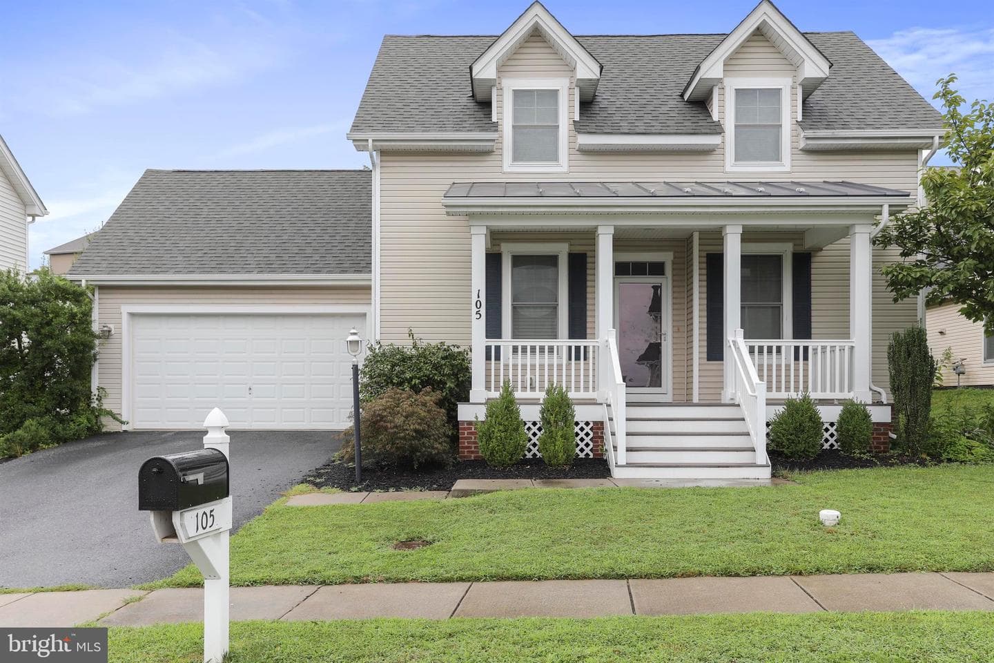 105 Spring Blossom Ln photo 4