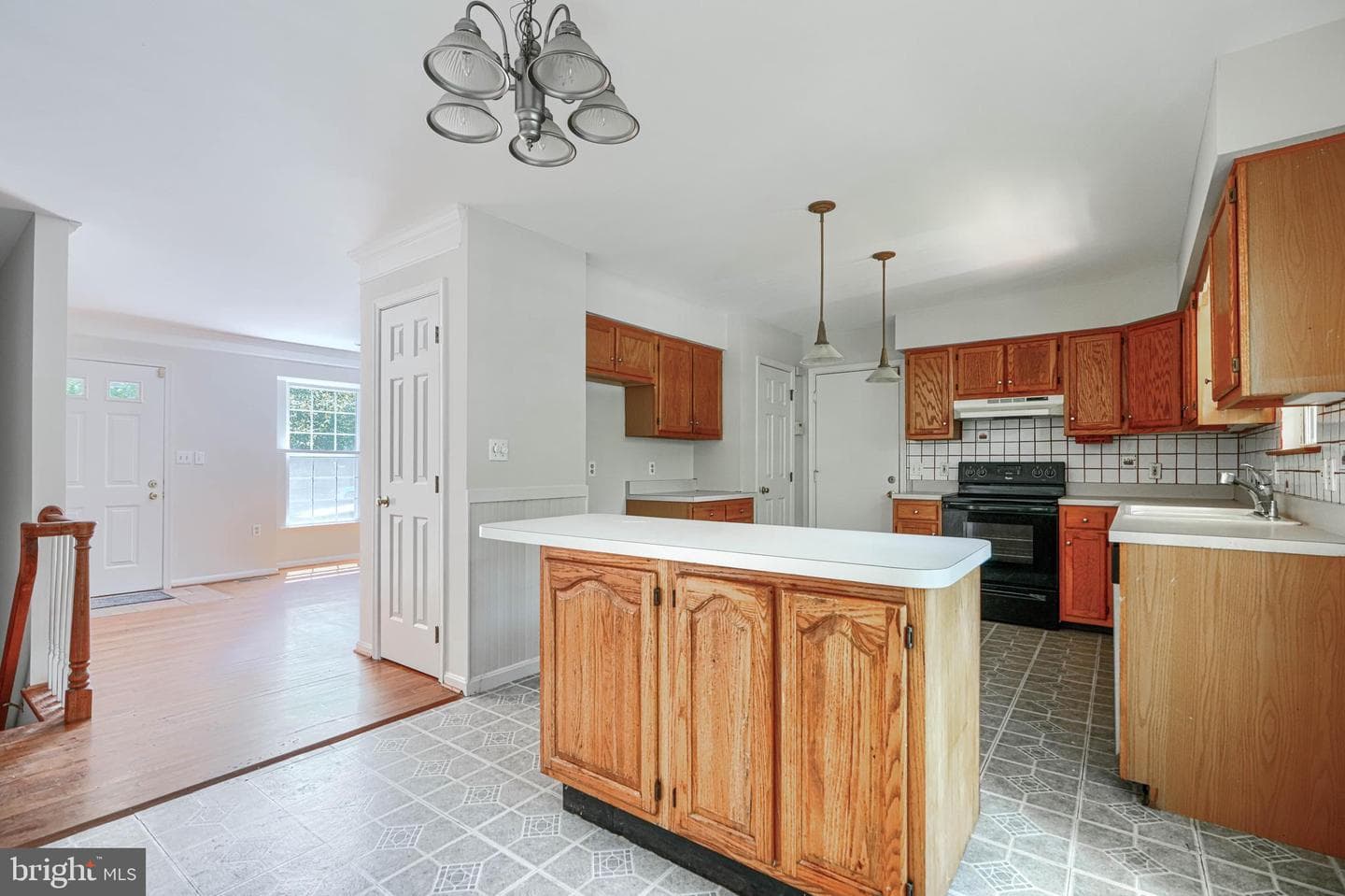 1002 Midvale Avenue photo 12