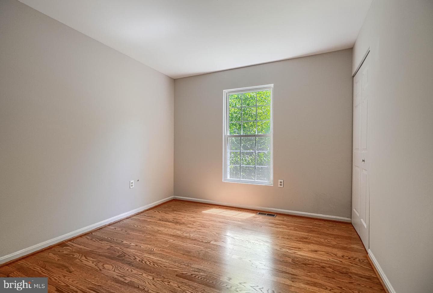 1002 Midvale Avenue photo 31