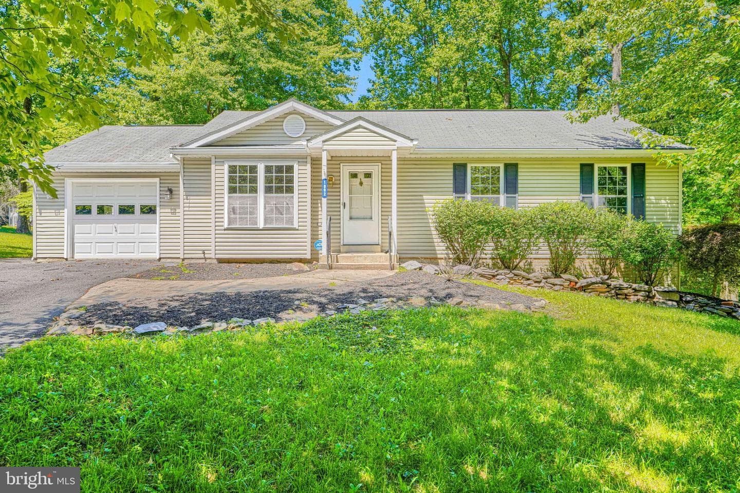 1002 Midvale Avenue photo 5