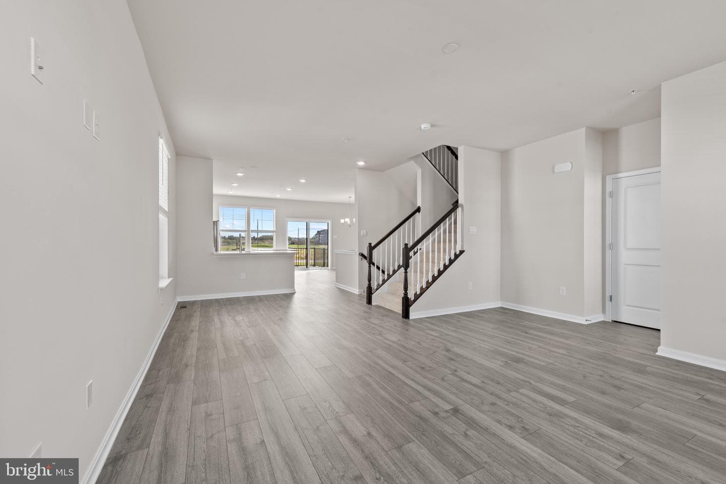 379 Ensemble Way photo 19