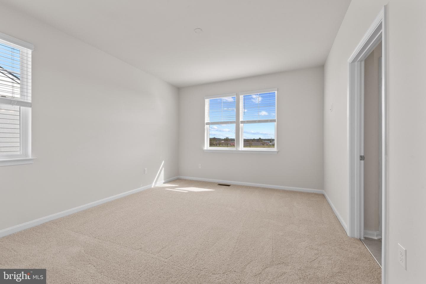 379 Ensemble Way photo 29