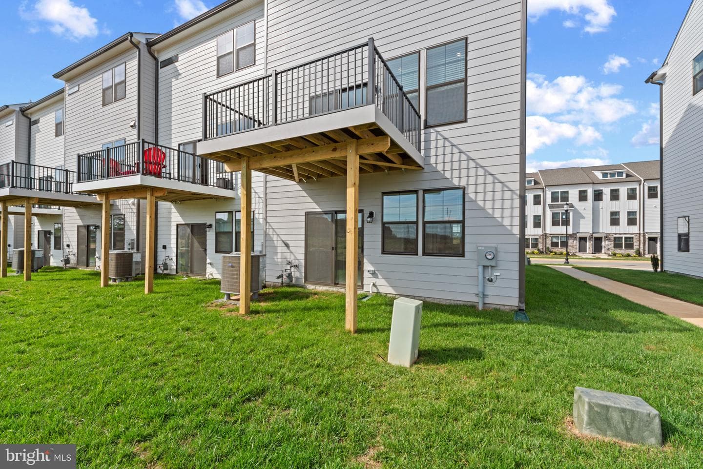 379 Ensemble Way photo 35