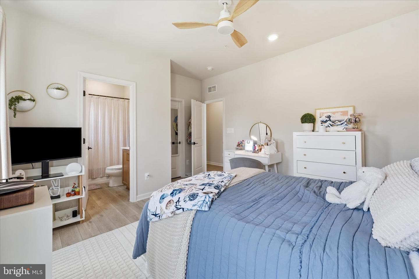910 Enfield Farm Lane photo 38
