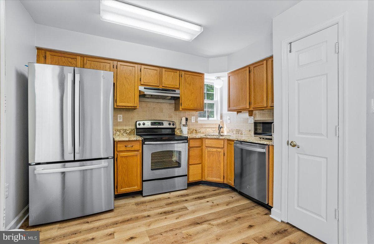 9245 Ridgefield Circle photo 10