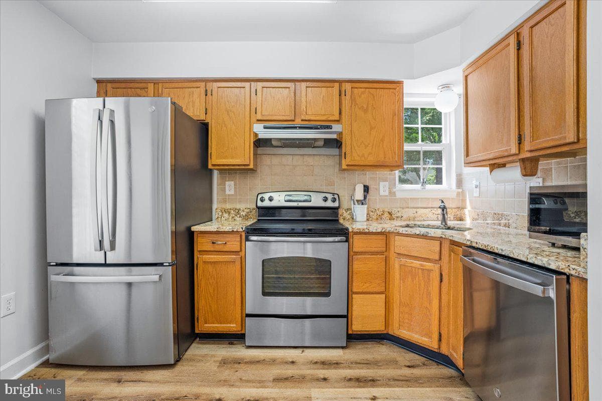 9245 Ridgefield Circle photo 11
