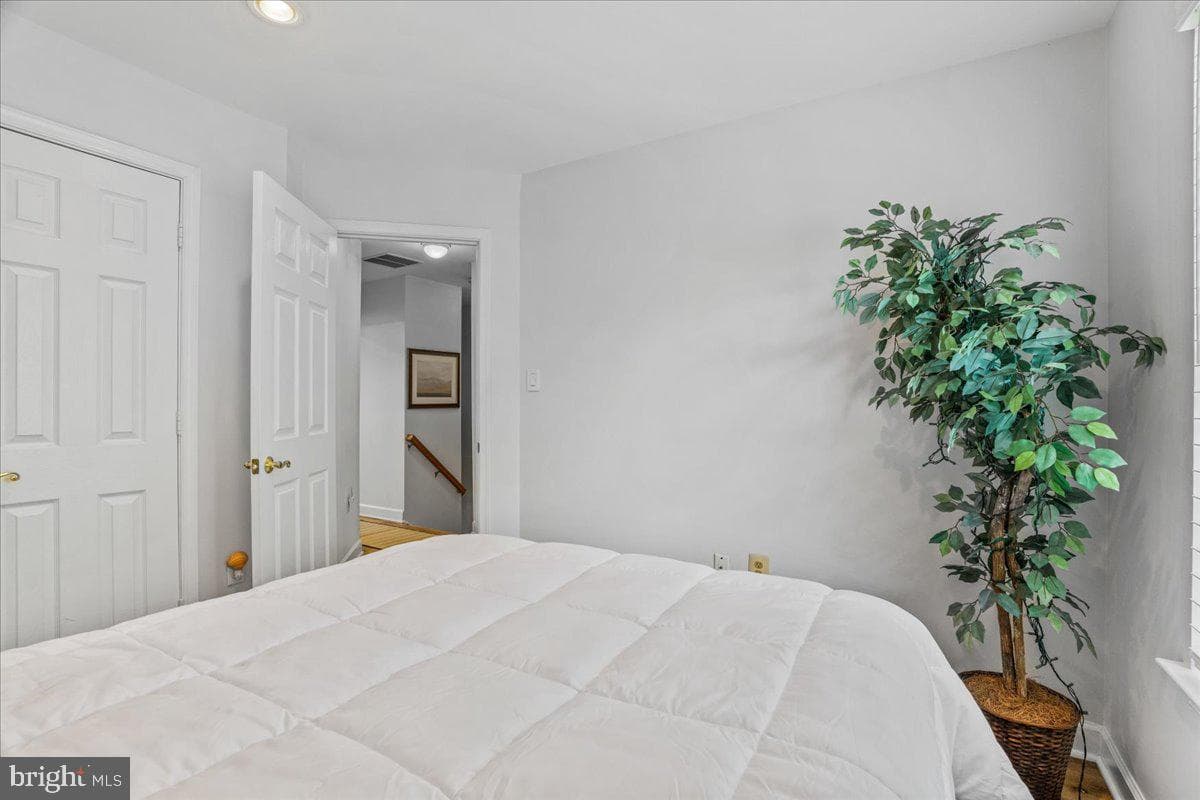 9245 Ridgefield Circle photo 23