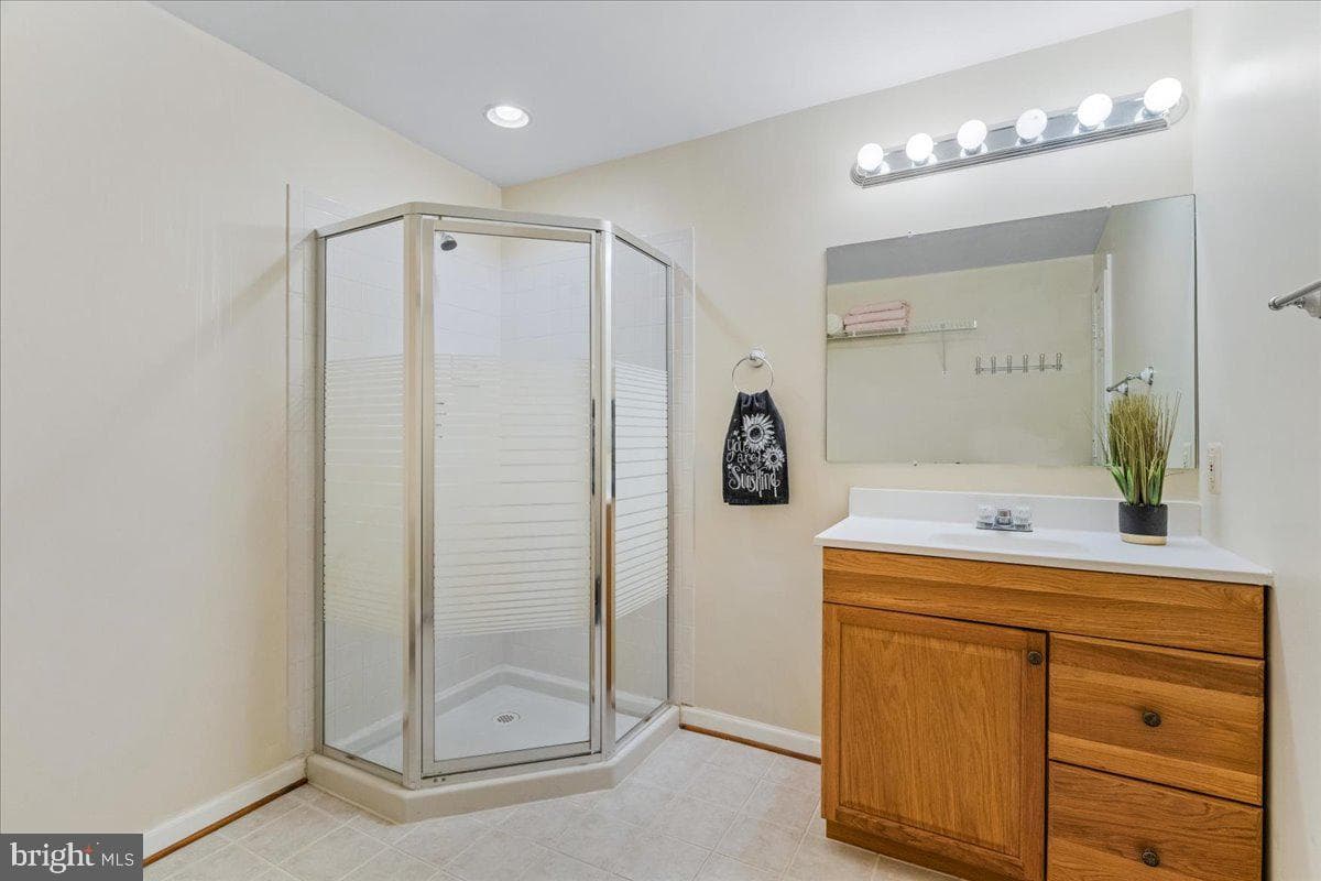 9245 Ridgefield Circle photo 32