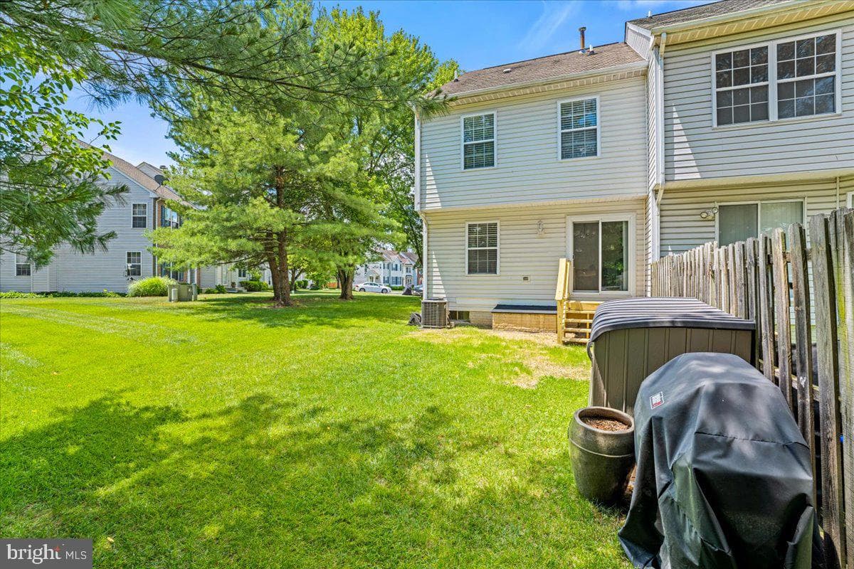 9245 Ridgefield Circle photo 37