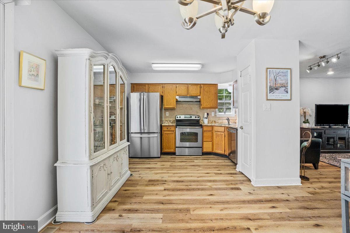 9245 Ridgefield Circle photo 8