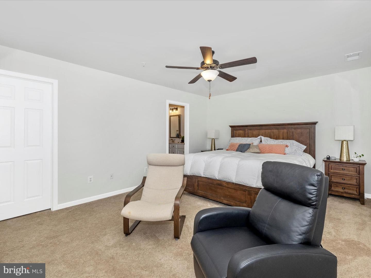 2813 Hillfield Drive photo 25