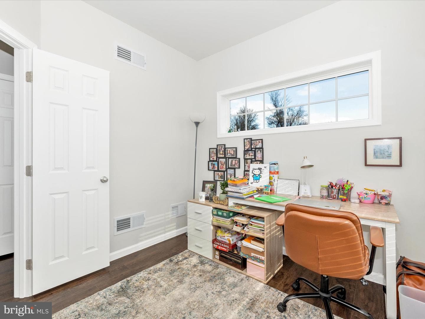 2813 Hillfield Drive photo 6