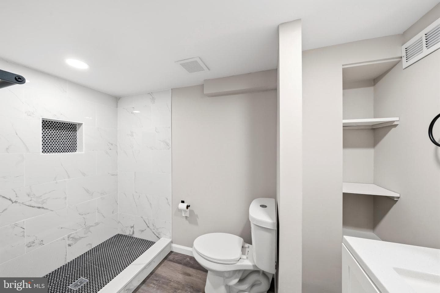 826 Trail Avenue photo 37