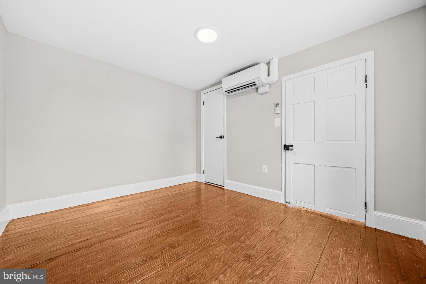 433 W South Street photo 19