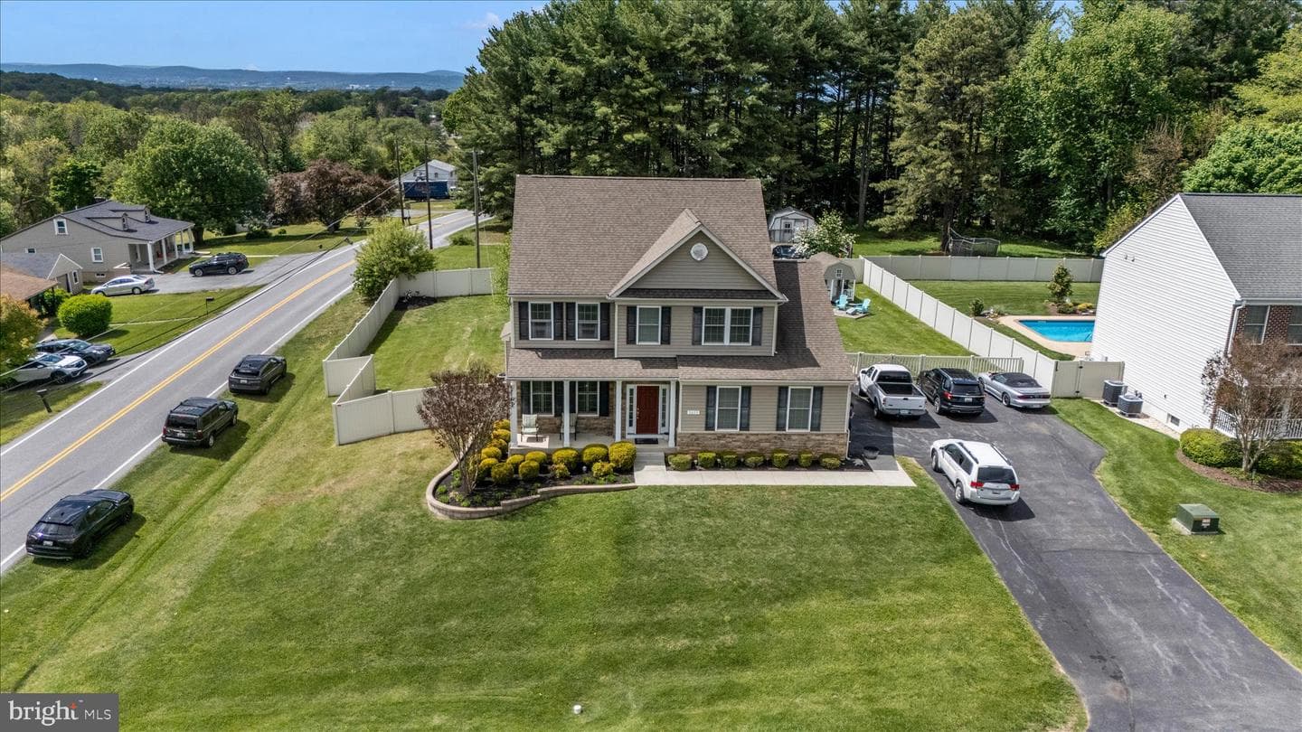 5633 Bartonsville Road photo 1