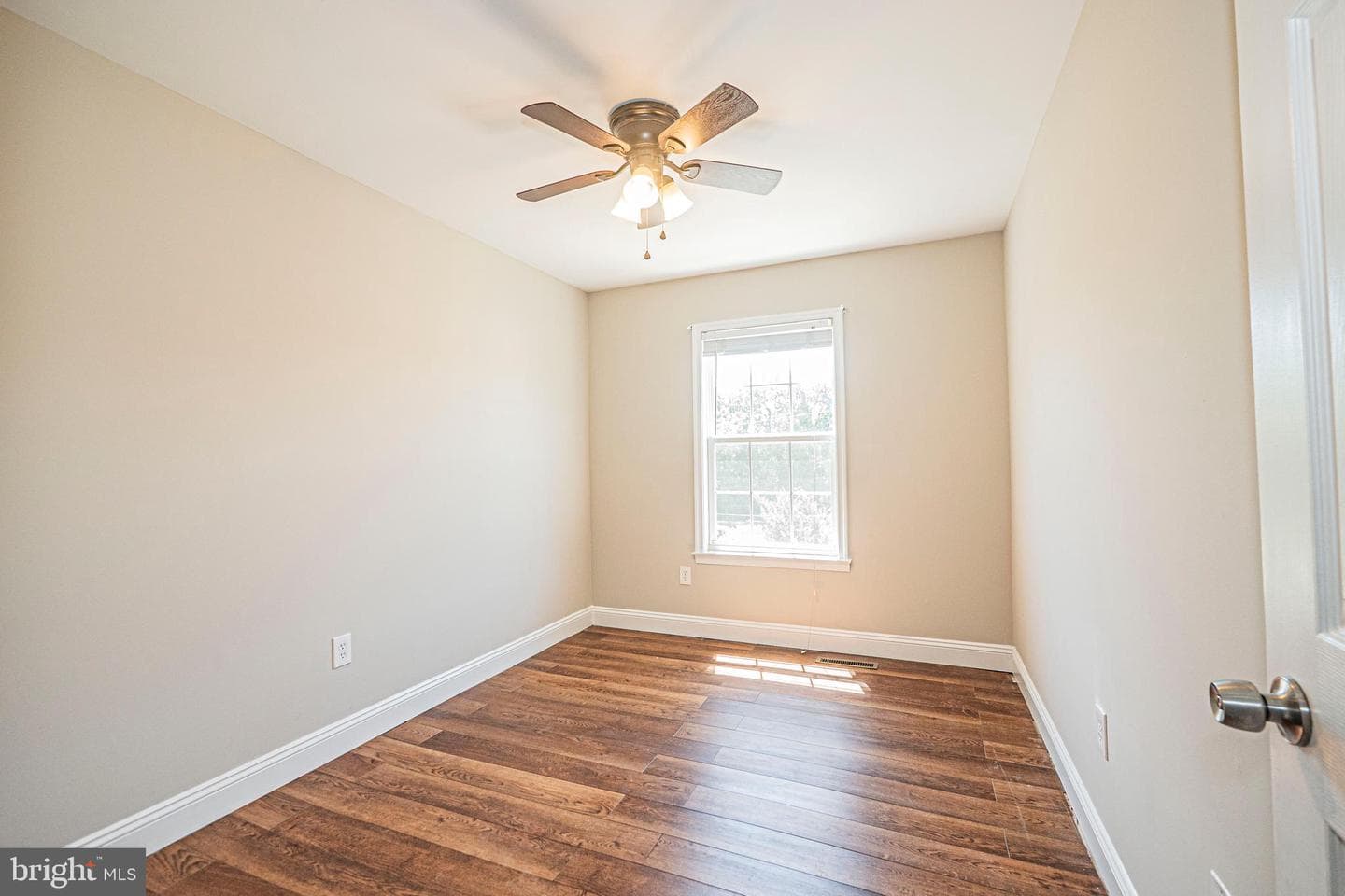 532 Essex Place photo 22