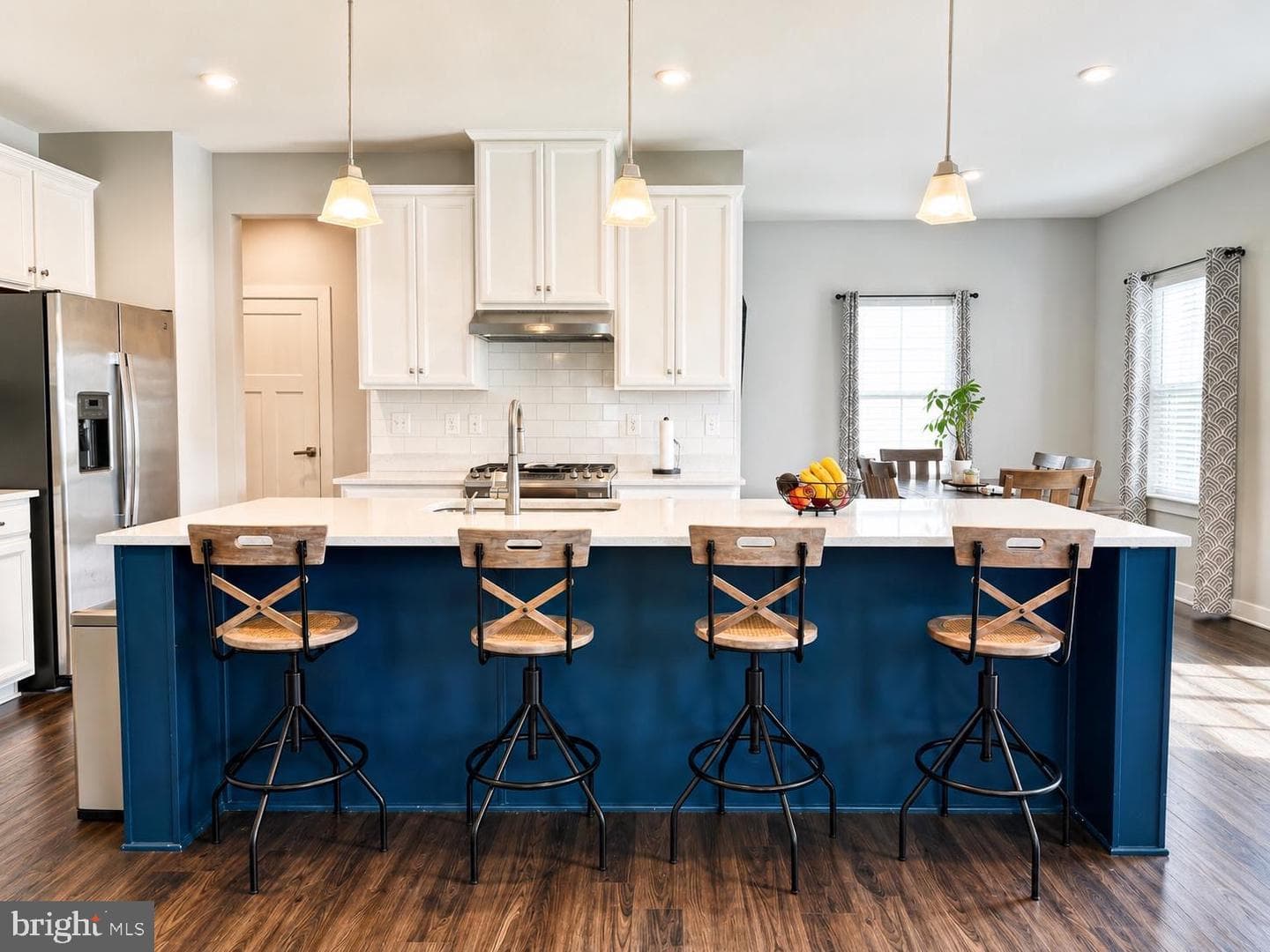 711 Canal Town Street photo 3