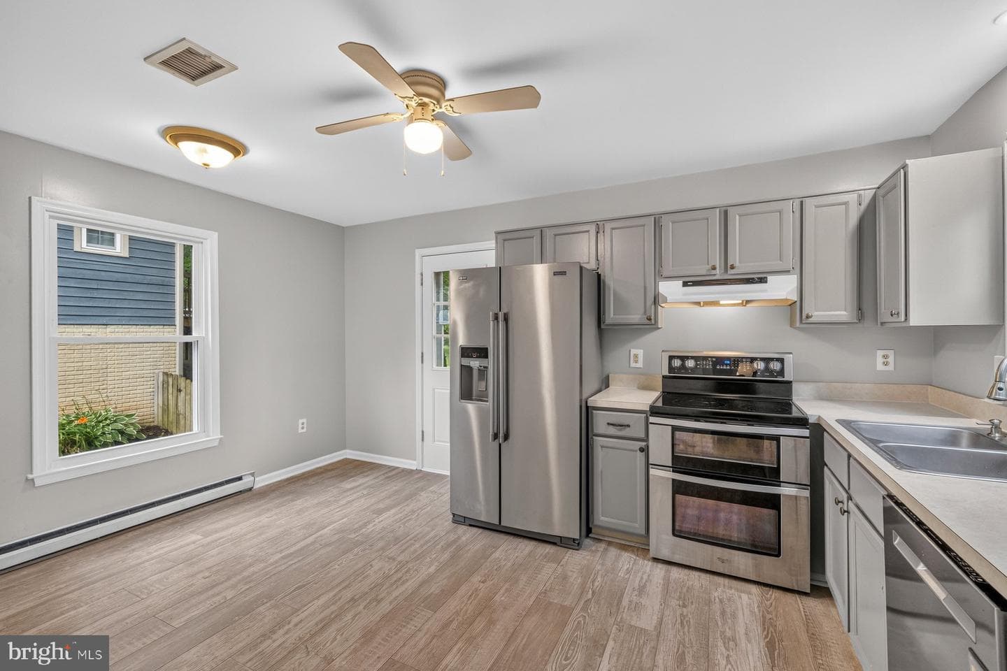 10741 Lake Edge Court, New Market