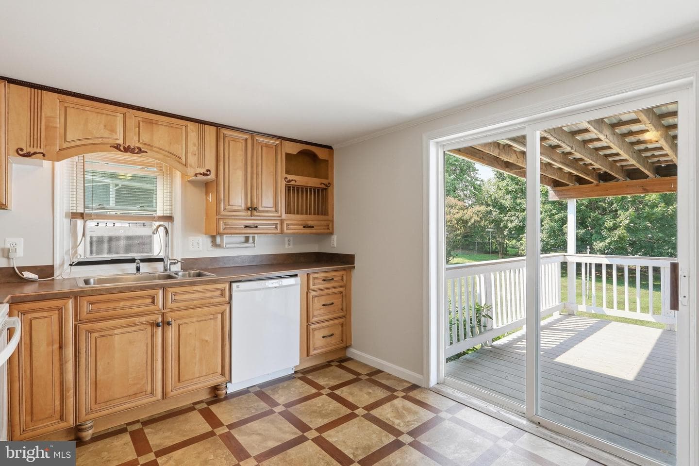 905 Oak Street photo 16