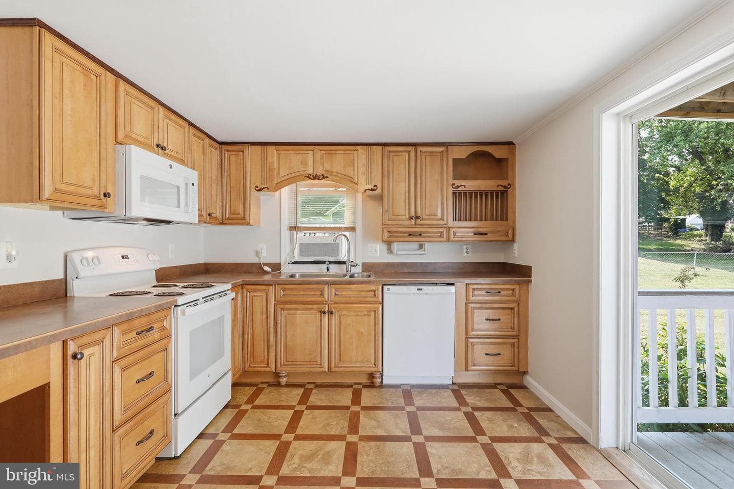 905 Oak Street photo 17