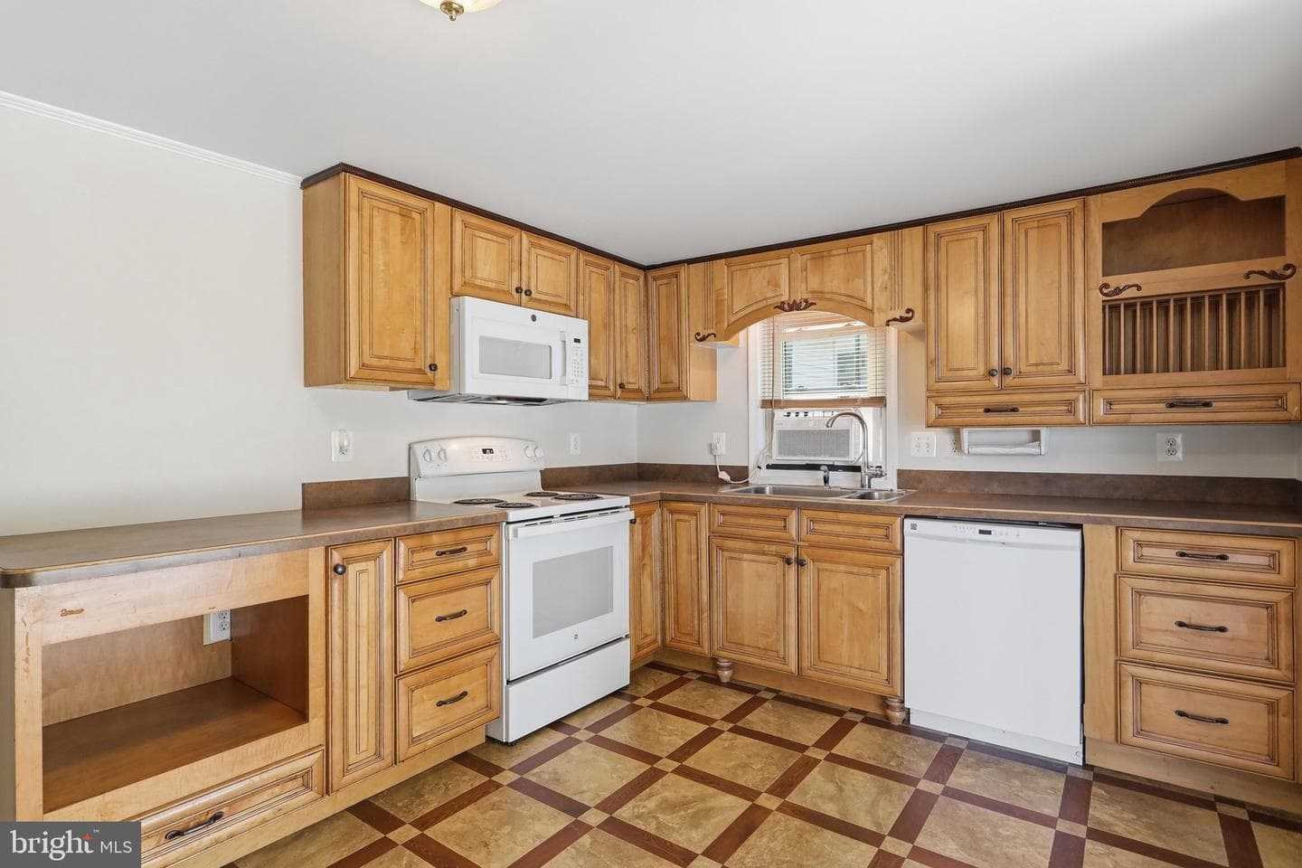905 Oak Street photo 18