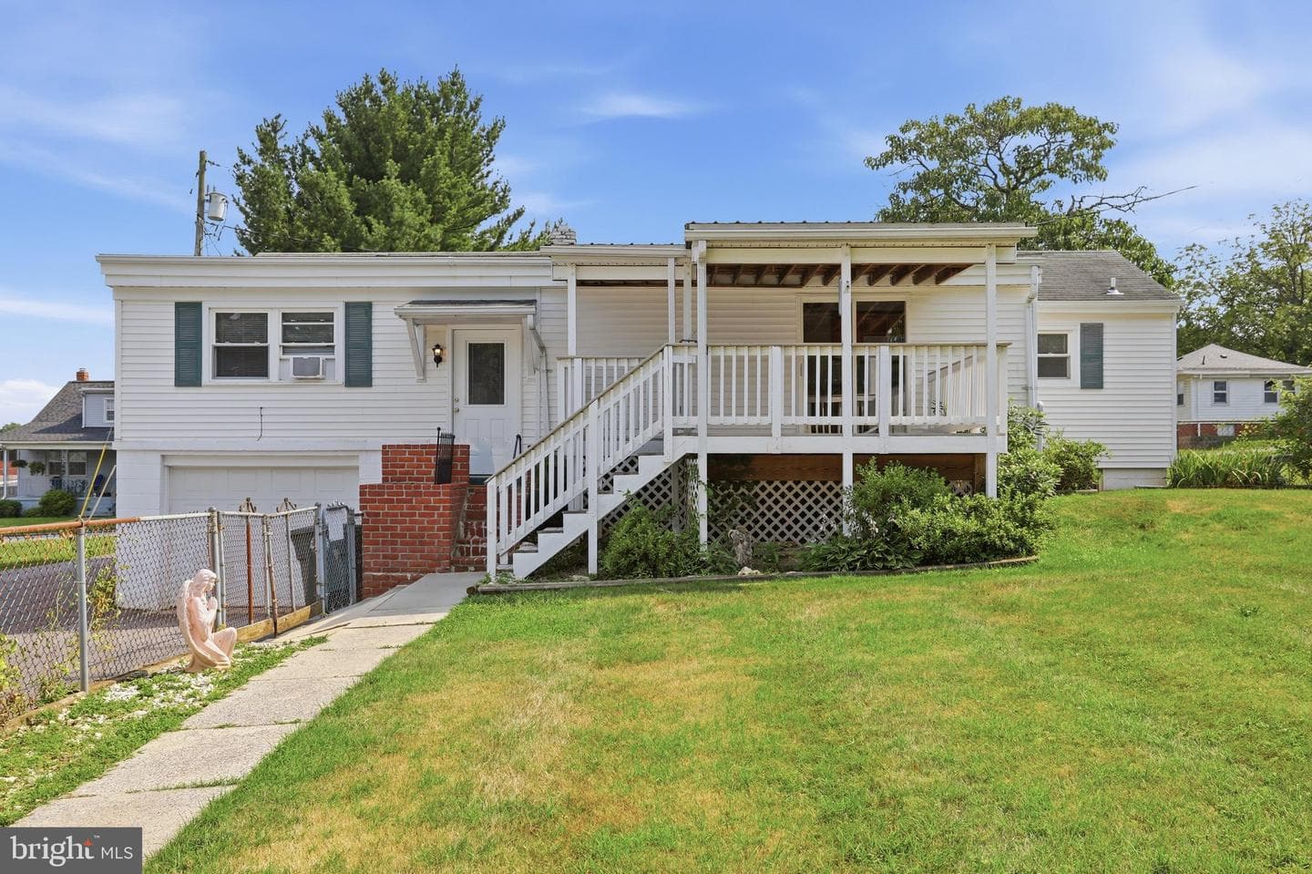 905 Oak Street photo 31