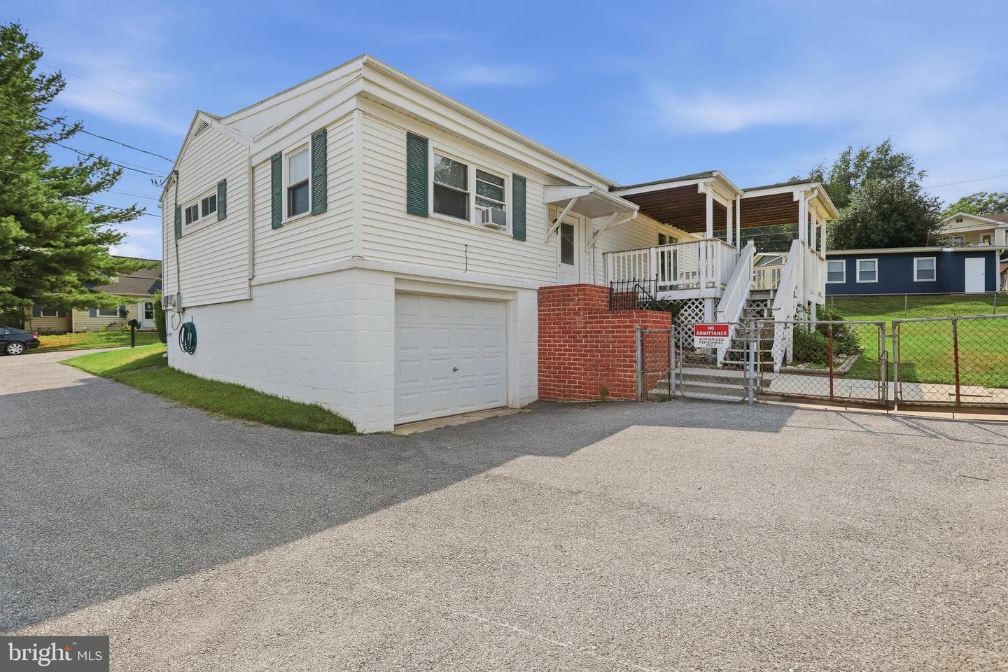 905 Oak Street photo 37