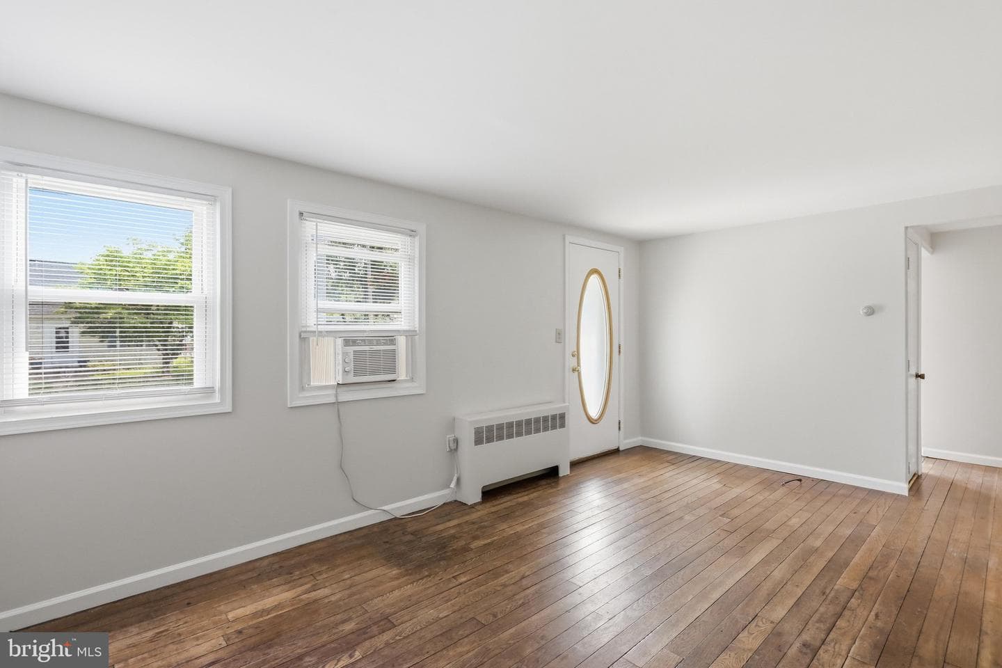905 Oak Street photo 5
