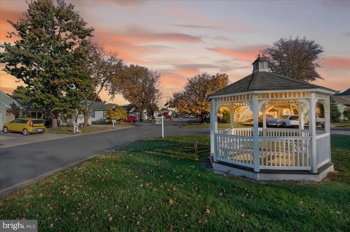 7047 Catalpa Road photo 100