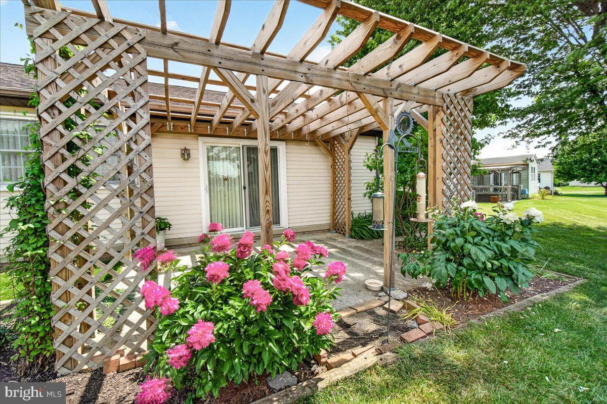 7047 Catalpa Road photo 55