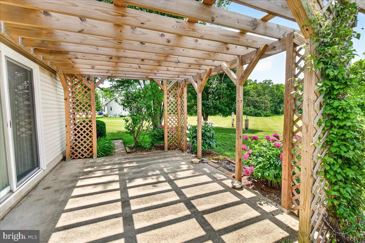 7047 Catalpa Road photo 68