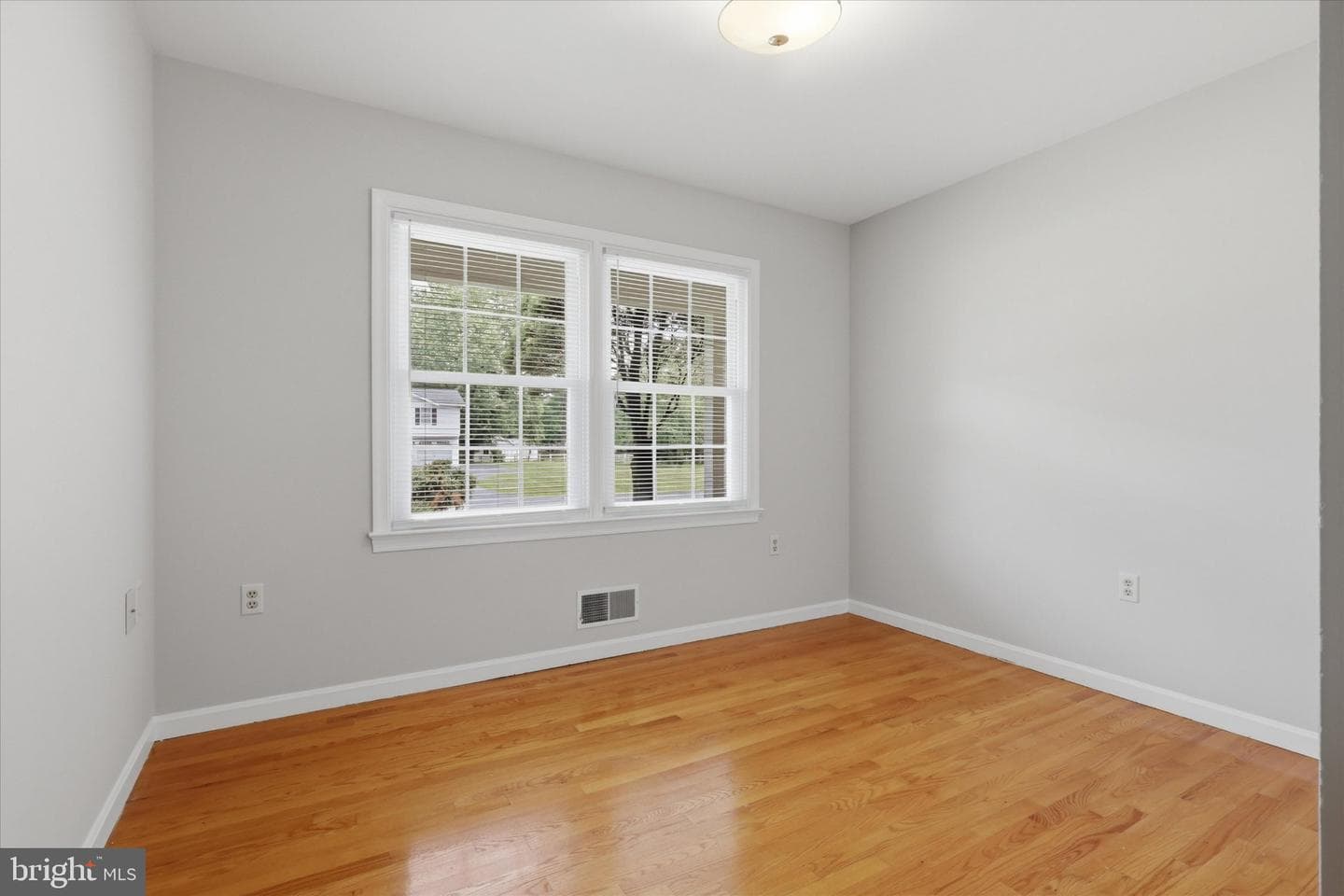7007 Runnymeade Court photo 17