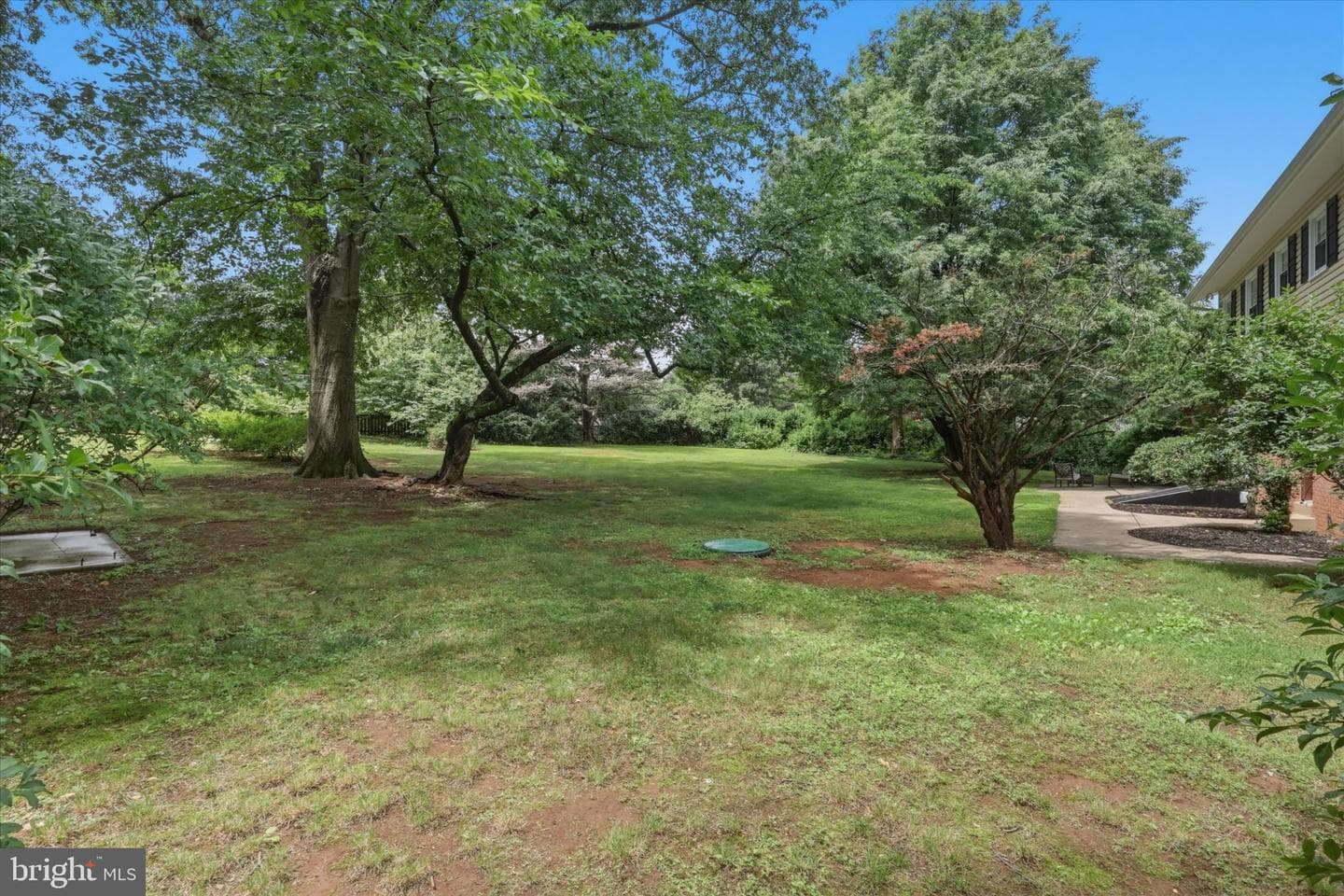 7007 Runnymeade Court photo 30