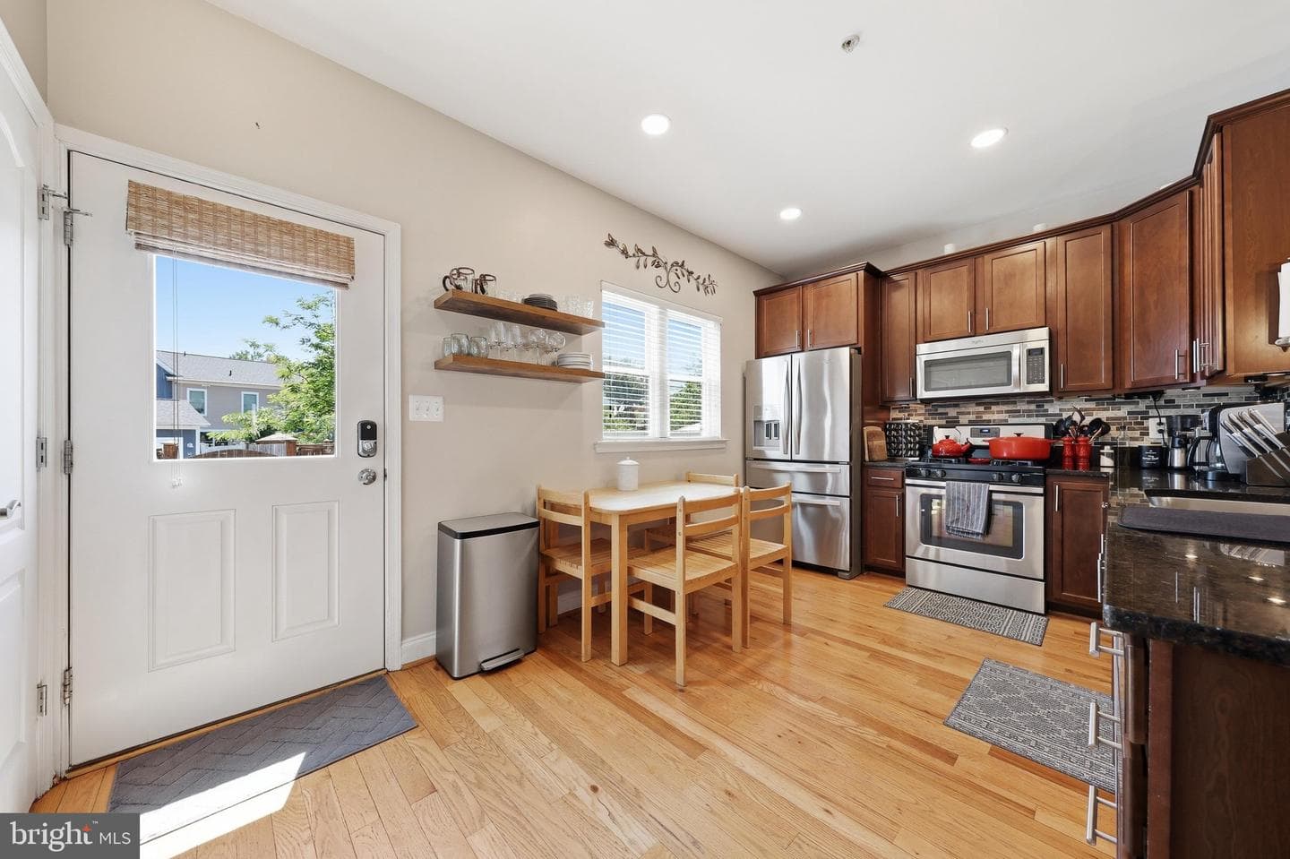 514 Bentz Street N photo 11